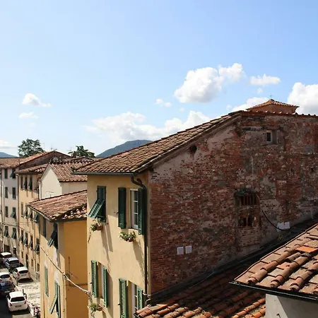 Delizioso Appartamento Centro Storico Lucca Comics Exterior photo